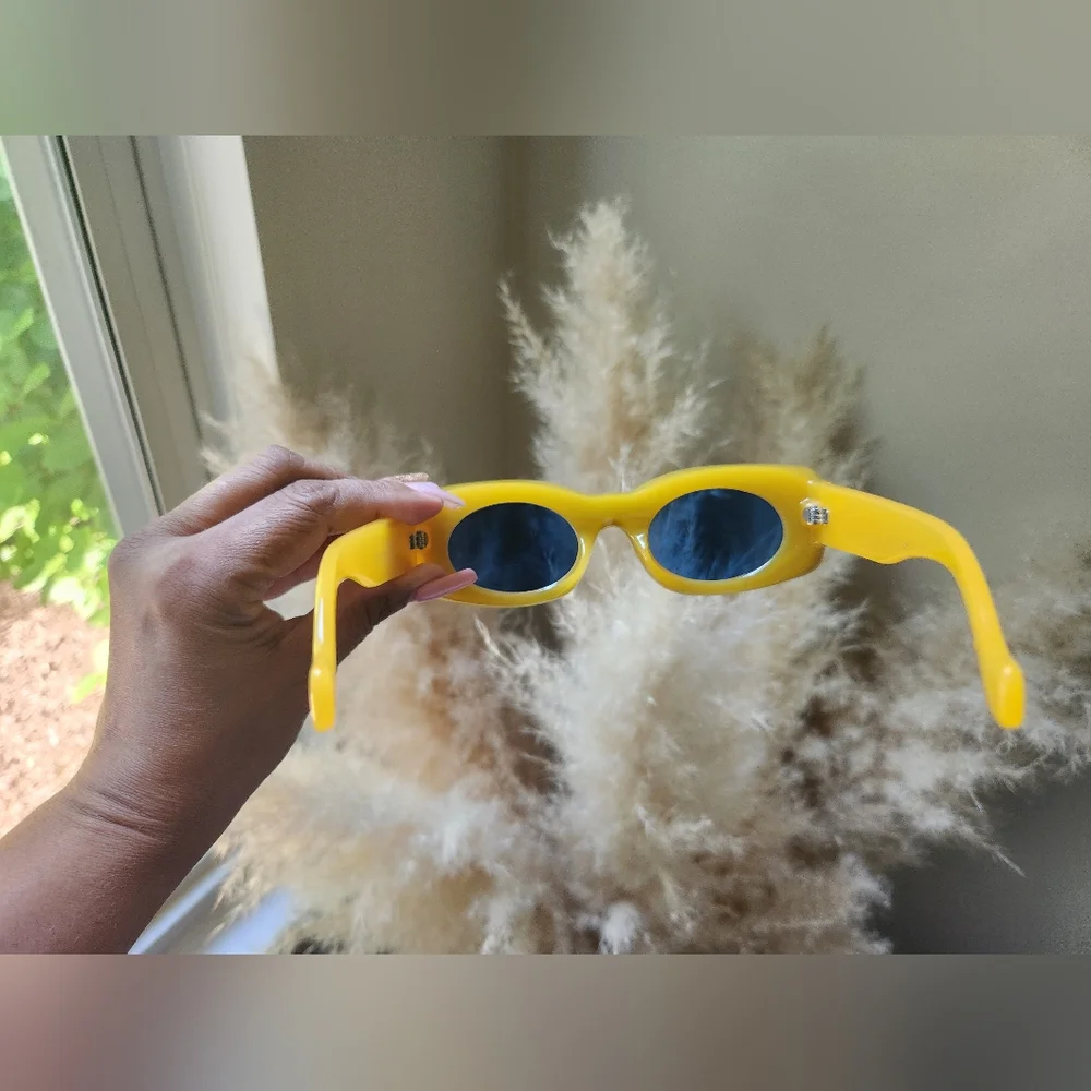 Retro-Style Inverted Frame Concave Sunglasses
